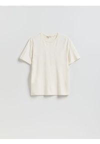 Reserved - T-shirt regular z włóknem bambusowym - złamana biel. Materiał: włókno