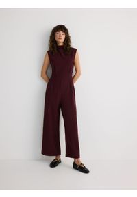 Reserved - Kombinezon z długimi nogawkami - bordowy. Kolor: czerwony. Materiał: dzianina. Wzór: gładki #1