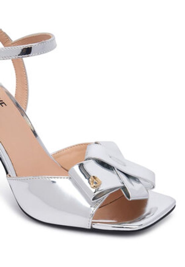 Love Moschino - LOVE MOSCHINO Sandały JA16069G0OJE090B Srebrny. Kolor: srebrny. Materiał: skóra