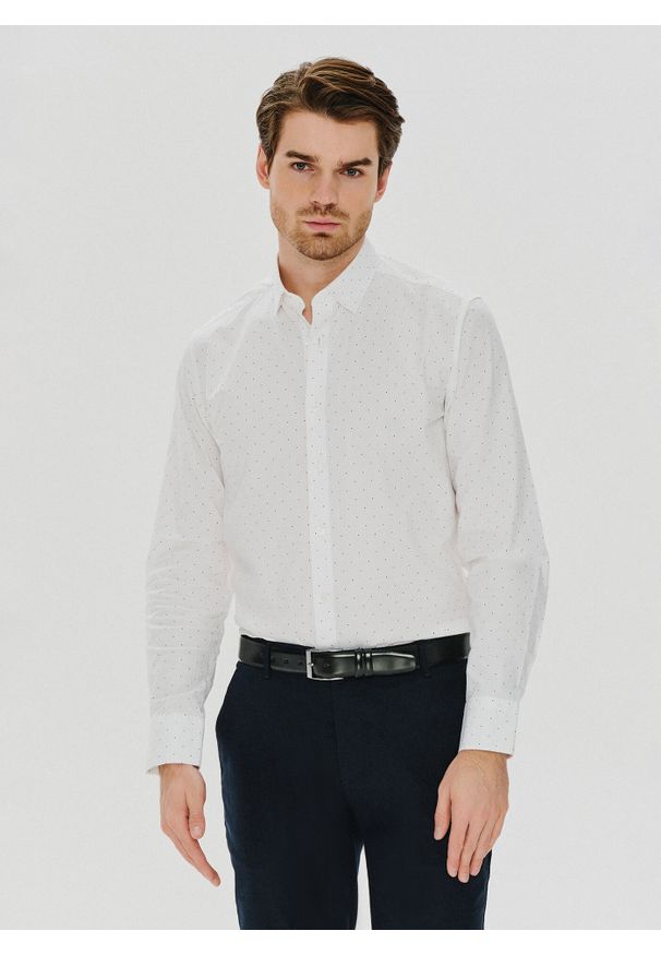 PAKO LORENTE – Biała koszula męska w czarne kropki P24SF-1X-001-B-S - Pako Lorente. Okazja: na co dzień. Kolor: czarny, wielokolorowy, biały. Długość rękawa: długi rękaw. Długość: długie. Wzór: kropki. Styl: casual, elegancki