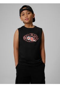 4f - 4F Koszulka bez rękawów loose z nadrukiem chłopięca - czarna 128 (7-8 lat). Kolor: czarny. Materiał: dzianina, bawełna, materiał. Długość rękawa: bez rękawów. Wzór: nadruk. Sezon: lato #1