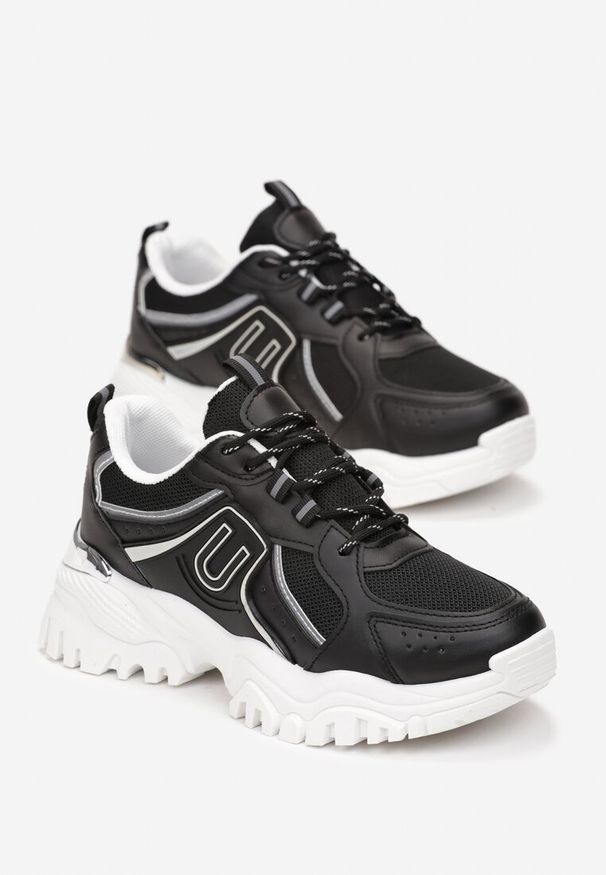 Renee - Czarne Płaskie Sneakersy na Grubej Podeszwie z Kolorowymi Wstawkami i Metalową Ozdobą Paussa. Kolor: czarny. Wzór: aplikacja, kolorowy. Sezon: lato, wiosna