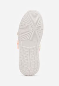 Born2be - Białe Sneakersy na Grubej Podeszwie Ozdobione Koralikami Amomera. Okazja: na co dzień. Kolor: biały. Wzór: aplikacja #7