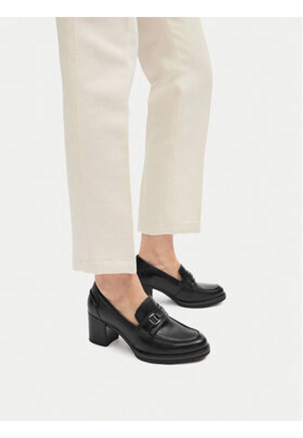 Lasocki Półbuty WB-TATIANA-30 Czarny. Kolor: czarny. Materiał: skóra