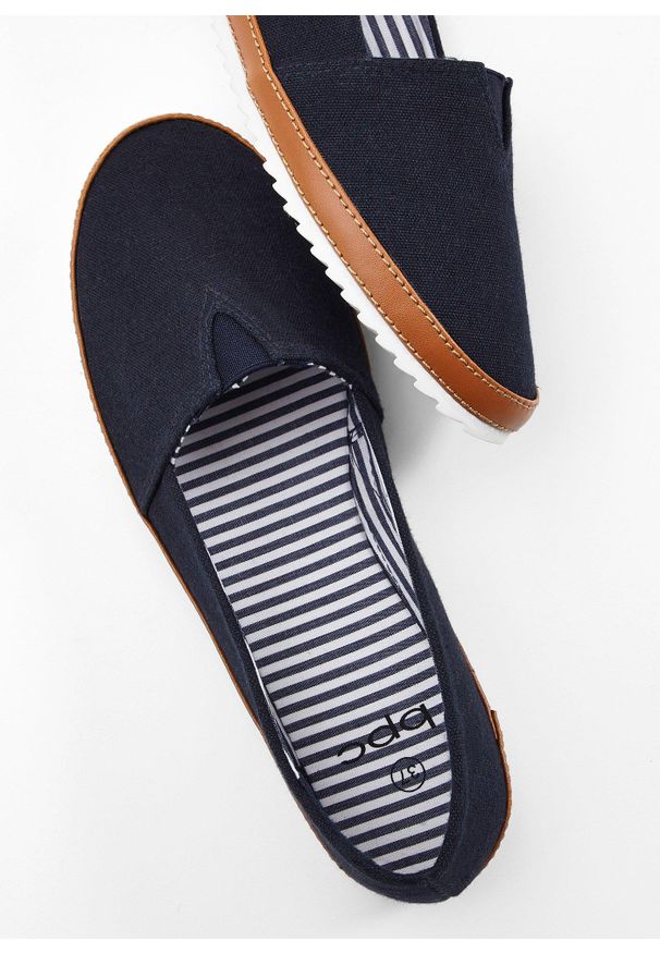 bonprix - Buty wsuwane z bawełnianego płótna. Zapięcie: bez zapięcia. Kolor: niebieski. Materiał: bawełna