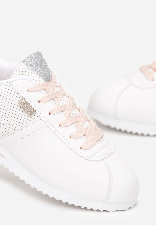 Renee - Białe Sneakersy z Przeszyciami Phyrise. Kolor: biały