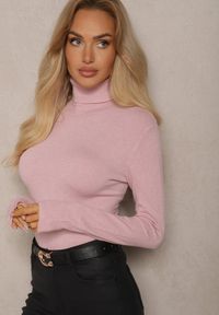Renee - Różowy Golf Dopasowany Ungase. Typ kołnierza: golf. Kolor: różowy. Materiał: jeans, tkanina. Długość rękawa: długi rękaw. Długość: długie. Sezon: jesień, zima