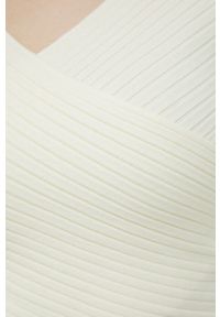 Guess sweter damski kolor beżowy lekki. Kolor: beżowy. Materiał: włókno, dzianina. Długość rękawa: raglanowy rękaw. Wzór: gładki #3