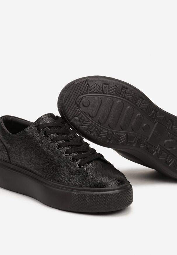 Born2be - Czarne Klasyczne Sznurowane Sneakersy na Grubej Podeszwie Teralla. Okazja: na co dzień. Zapięcie: sznurówki. Kolor: czarny. Materiał: jeans, satyna