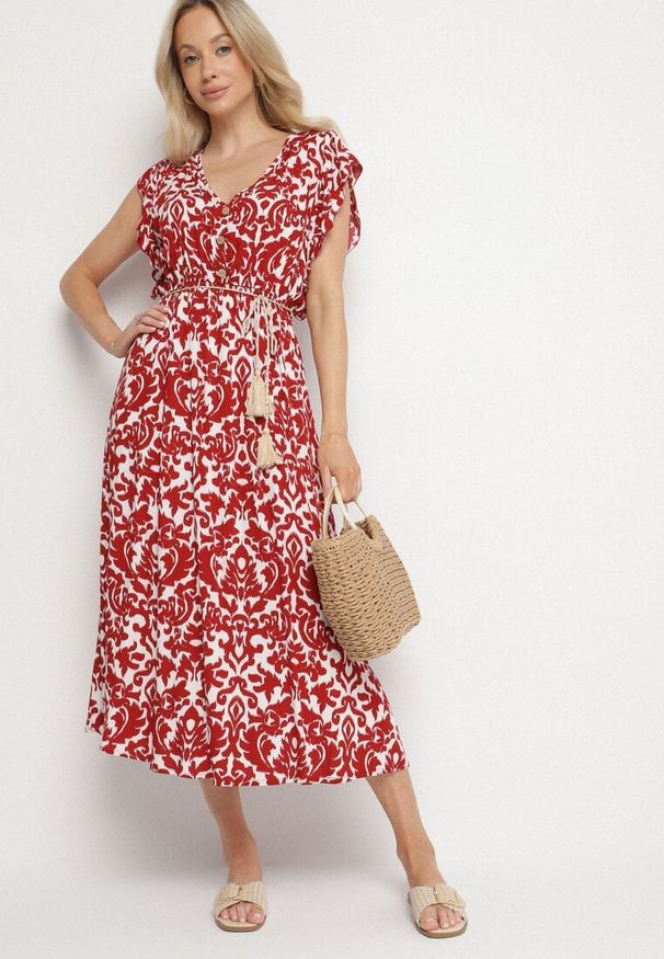 Born2be - Bordowa Bawełniana Sukienka Rozkloszowana z Falbankami w Ornamentalny Wzór Zaliette. Okazja: na co dzień. Typ kołnierza: kołnierz z falbankami. Kolor: czerwony. Materiał: bawełna. Długość rękawa: krótki rękaw. Styl: elegancki, casual