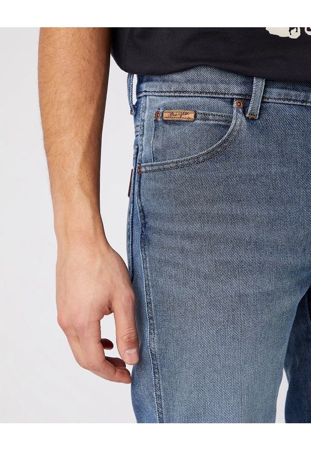 Wrangler - MĘSKIE SPODNIE JEANSOWE WRANGLER TEXAS COVER BLUE W121N8286 112141135