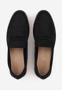 Renee - Czarne Mokasyny Casual VICES z Imitacji Zamszu z Wkładką ze Skóry Naturalnej Sheiris. Okazja: na co dzień. Kolor: czarny. Materiał: zamsz, skóra. Styl: casual #4