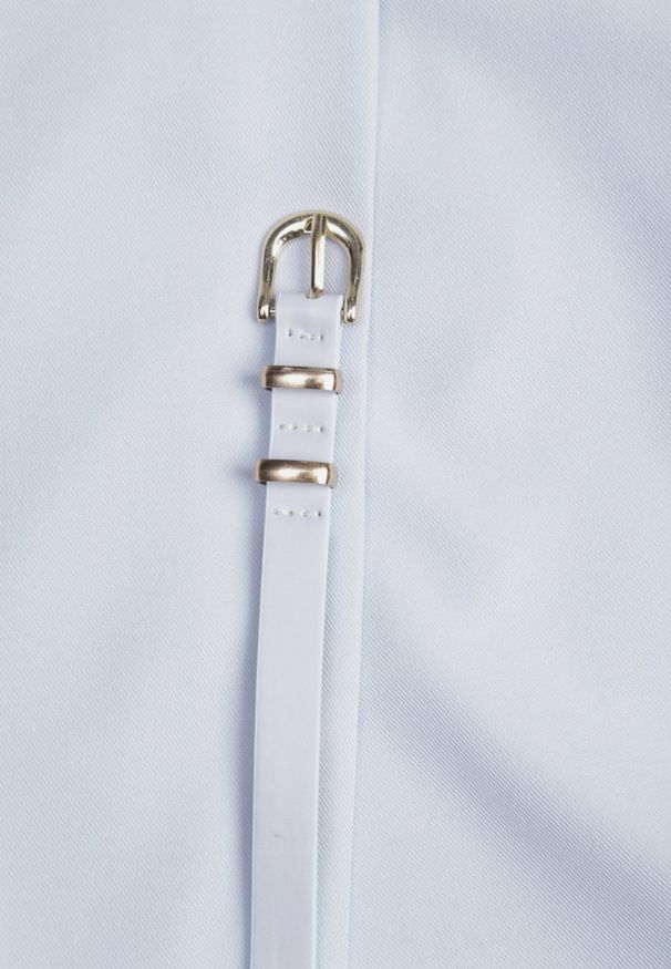 Renee - Niebieskie Spódnico-Szorty w Eleganckim Stylu z Wąskim Paskiem z Klamrą Ynislia. Kolor: niebieski. Styl: elegancki