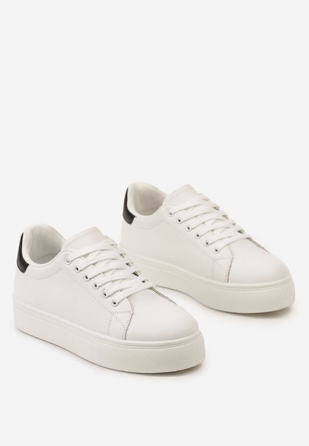 Born2be - Biało-Czarne Sneakersy na Grubej Podeszwie przed Kostkę Ramnutia. Okazja: na co dzień. Wysokość cholewki: przed kostkę. Zapięcie: sznurówki. Kolor: biały. Materiał: jeans