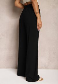 Renee - Czarne Szerokie Spodnie z Wiskozy z Dodatkiem Lnu Delsira. Okazja: na co dzień. Stan: podwyższony. Kolekcja: plus size. Kolor: czarny. Materiał: len, wiskoza. Długość: długie. Styl: elegancki, casual #2
