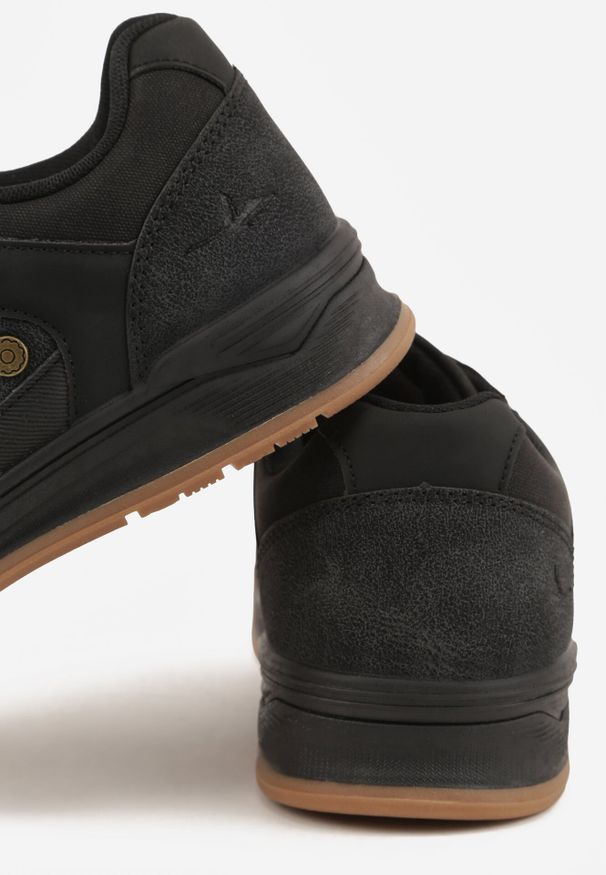 Born2be - Czarne Buty Sportowe Sneakersy z Tłoczeniem i Napisem Kassonia. Okazja: na co dzień. Kolor: czarny. Materiał: jeans. Wzór: napisy