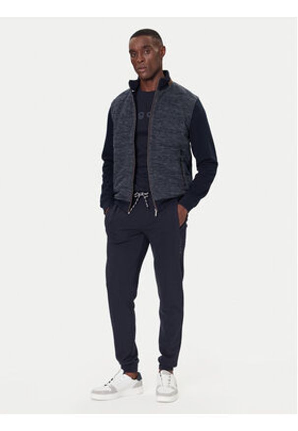 Bugatti Spodnie dresowe 8250-85070D Granatowy Regular Fit. Kolor: niebieski. Materiał: bawełna