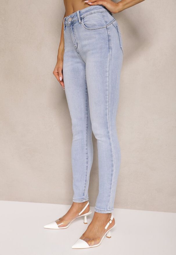 Renee - Niebieskie Skinny Jeansy z Bawełną i Efektem Push Up Nusindrel. Okazja: na co dzień. Stan: podwyższony. Kolor: niebieski. Styl: klasyczny, casual