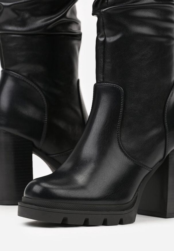 Born2be - Czarne Marszczone Kozaki na Słupku z Cholewką do Kolana Nessala. Kolor: czarny. Materiał: jeans. Szerokość cholewki: normalna. Obcas: na słupku. Styl: klasyczny