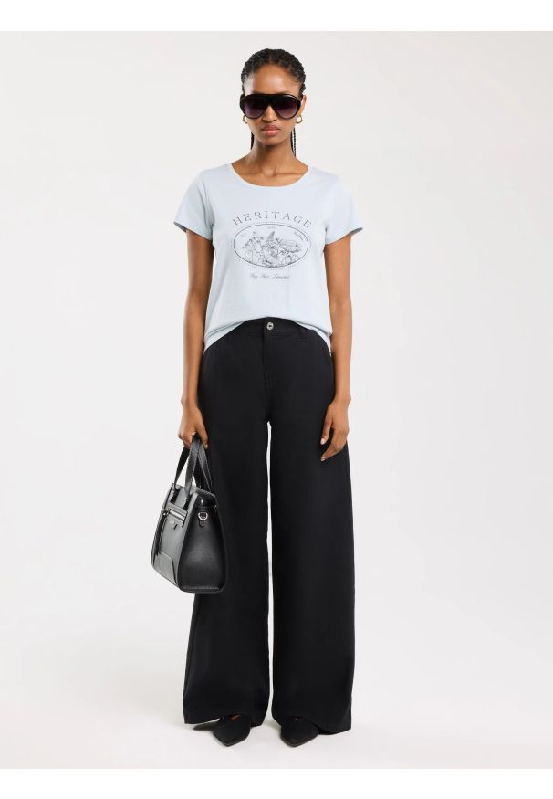 Big-Star - Koszulka damska z nadrukiem błękitna Alota 400. Okazja: na co dzień. Kolor: niebieski. Materiał: jeans, bawełna. Wzór: nadruk. Styl: vintage, casual, klasyczny, retro