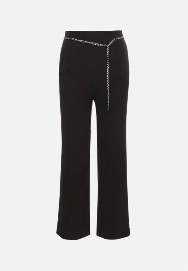 Born2be - Czarne Szerokie Spodnie Zapinane z boku na Suwak z Ozdobnym Łańcuchem Grazioso. Okazja: do pracy, na spotkanie biznesowe. Kolor: czarny. Materiał: satyna. Styl: elegancki, biznesowy, klasyczny