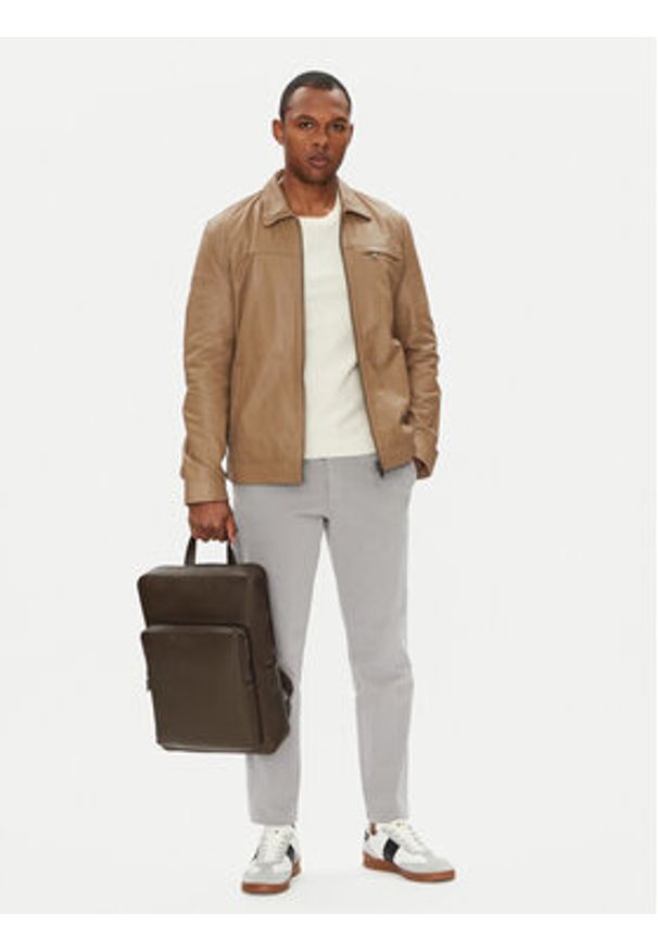 Calvin Klein Plecak Micro Pebble Slim Sq Bp 42 LV04D3005G Brązowy. Kolor: brązowy. Materiał: skóra
