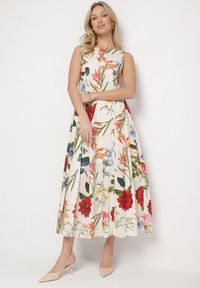 Born2be - Beżowa Bawełniana Sukienka o Rozkloszowanym Kroju w Kwiatowy Print Iladris. Okazja: na co dzień, na imprezę. Typ kołnierza: dekolt w łódkę. Kolor: beżowy. Materiał: bawełna. Wzór: kwiaty, nadruk. Typ sukienki: sportowe. Styl: sportowy, klasyczny, casual, elegancki #6