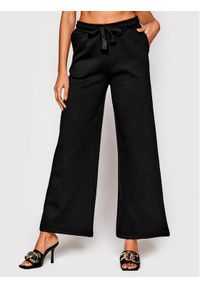 NA-KD Spodnie dresowe 1100-005464-0002-003 Czarny Regular Fit. Kolor: czarny. Materiał: dresówka, syntetyk