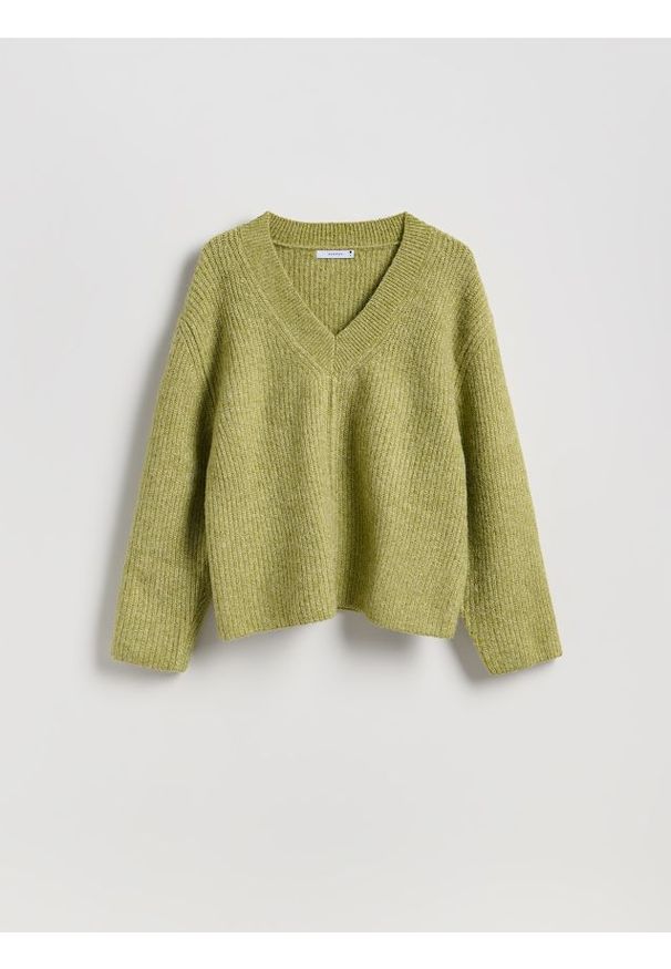 Reserved - Sweter oversize - zielony. Kolor: zielony. Materiał: dzianina