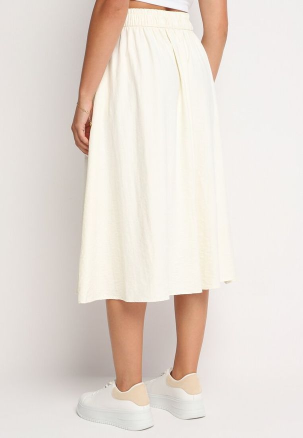 Born2be - Jasnobeżowa Rozkloszowana Spódnica z Gumką w Pasie i Ściągaczem Xegelia. Okazja: na co dzień. Kolor: beżowy. Styl: elegancki, casual