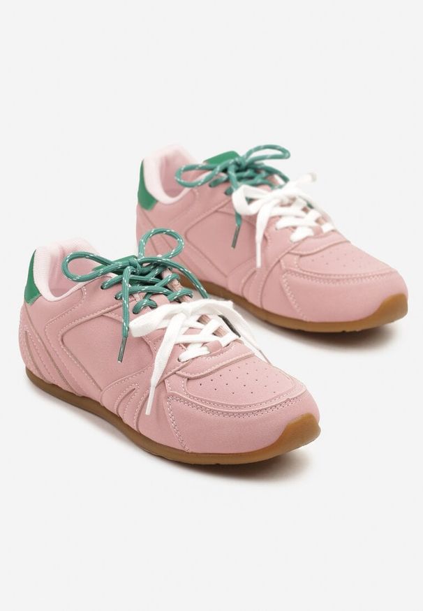 Renee - Różowe Sneakersy Ozdobione Przeszyciami i Podwójnym Sznurowaniem Telisaria. Okazja: na co dzień. Zapięcie: sznurówki. Kolor: różowy. Materiał: jeans. Wzór: aplikacja