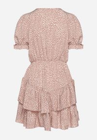 Born2be - Jasnobrązowa Sukienka z Gumką w Talii z Kopertowym Dekoltem Ianveia. Kolor: brązowy. Typ sukienki: kopertowe #2