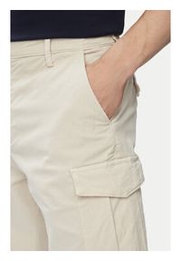 Guess Szorty materiałowe M6GDVA W1703 Kremowy Regular Fit. Kolor: kremowy. Materiał: bawełna #5