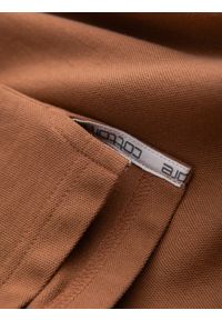 Ombre Clothing - Męska koszulka polo jednokolorowa BASIC z dzianiny pique - brązowa V23. Okazja: na co dzień. Typ kołnierza: polo. Kolor: brązowy. Materiał: dzianina. Wzór: haft, aplikacja, jednolity. Styl: sportowy, wizytowy, casual #10
