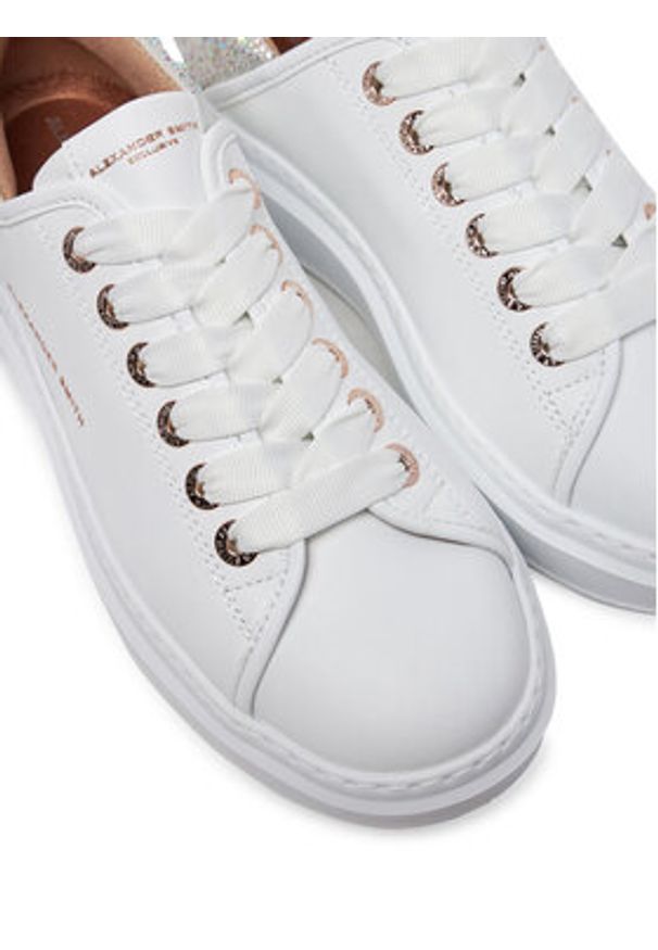 Alexander Smith Sneakersy Wembley ASBBWYW 0506 Biały. Kolor: biały. Materiał: skóra