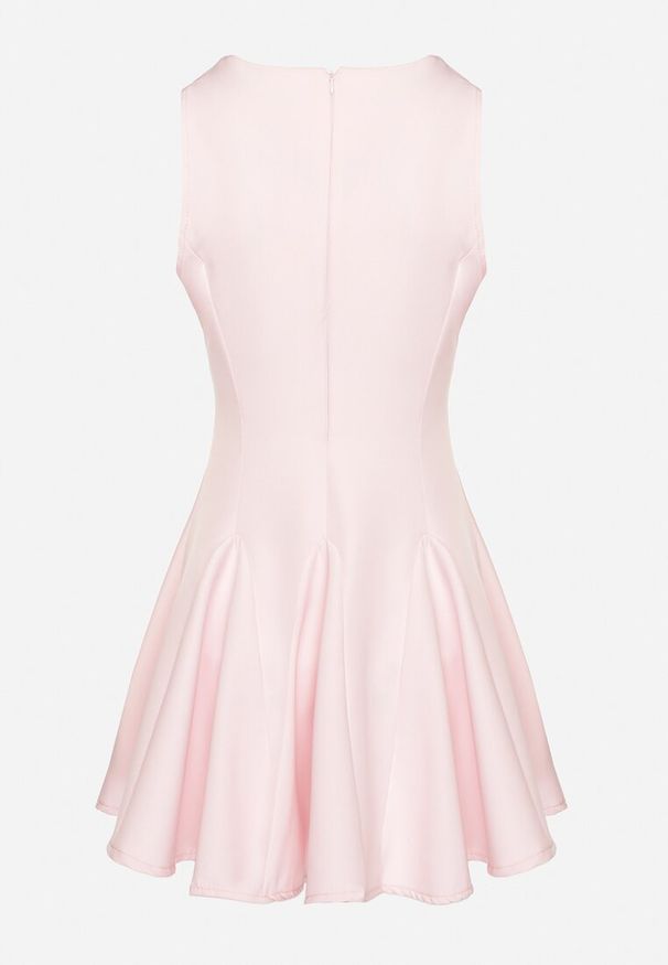 Born2be - Różowa Rozkloszowana Sukienka Bez Rękawów z Ozdobnymi Wiązaniami Avelkio. Okazja: na spacer, na co dzień. Kolor: różowy. Długość rękawa: bez rękawów. Typ sukienki: rozkloszowane. Styl: elegancki, casual