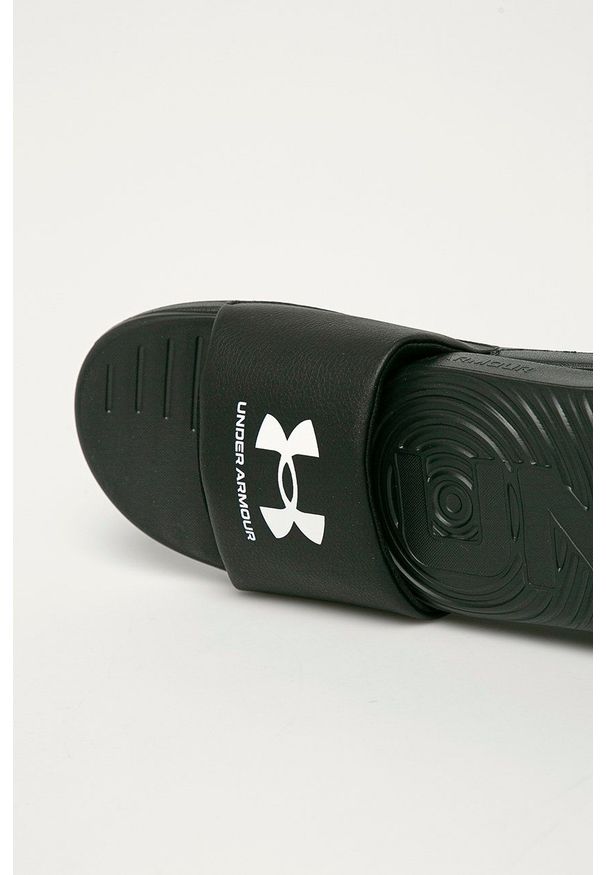 Under Armour - Klapki. Kolor: czarny. Materiał: materiał, guma. Wzór: gładki