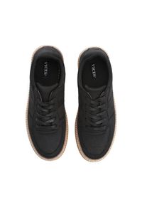 Renee - Czarne Sneakersy z Perforacją na Żłobionej Podeszwie Riparian Rights. Kolor: czarny. Materiał: skóra. Obcas: na platformie #5