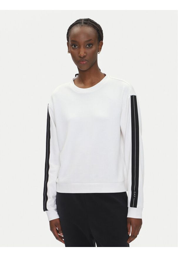 EA7 Emporio Armani Dres 7W000121 AF12643 M0003 Biały Regular Fit. Kolor: biały. Materiał: syntetyk