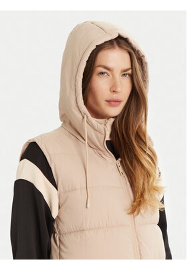 Guess Bezrękawnik V4RL01 WFYE2 Kolorowy Regular Fit. Materiał: syntetyk. Długość rękawa: bez rękawów. Wzór: kolorowy