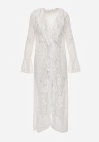 Renee - Biała Narzutka Sukienka Plażowa Boho z Koronki Ozdobiona Guzikami i Falbanami Palmeda. Okazja: na plażę. Kolor: biały. Materiał: koronka. Wzór: aplikacja, koronka. Sezon: lato. Typ sukienki: proste. Styl: boho #6