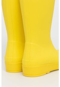 Hunter Kalosze damskie kolor żółty. Nosek buta: okrągły. Kolor: żółty. Materiał: guma. Obcas: na platformie #4