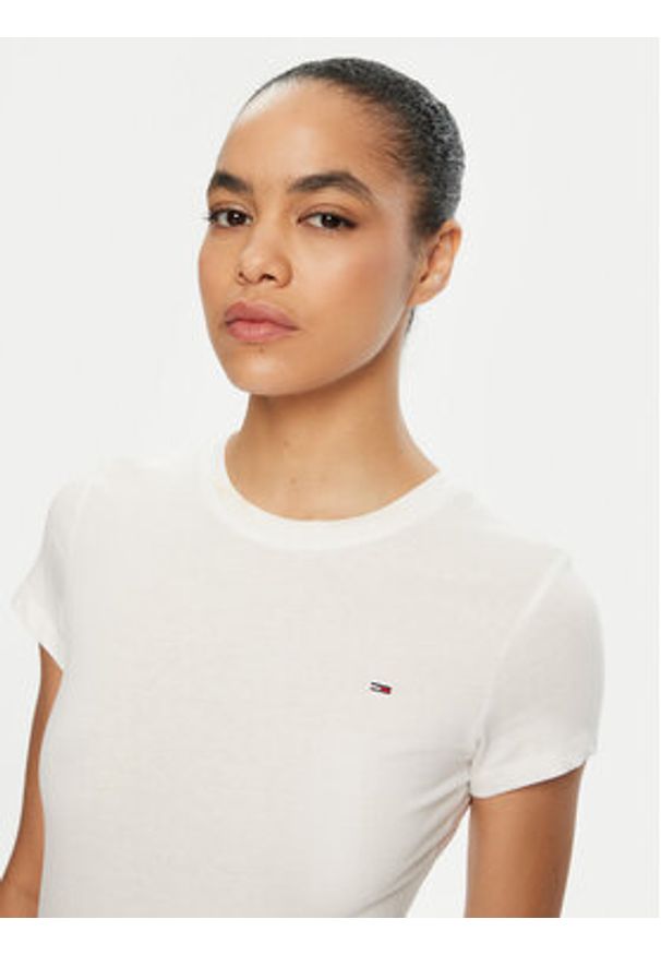 Tommy Jeans T-Shirt DW0DW20459 Biały Slim Fit. Kolor: biały. Materiał: bawełna