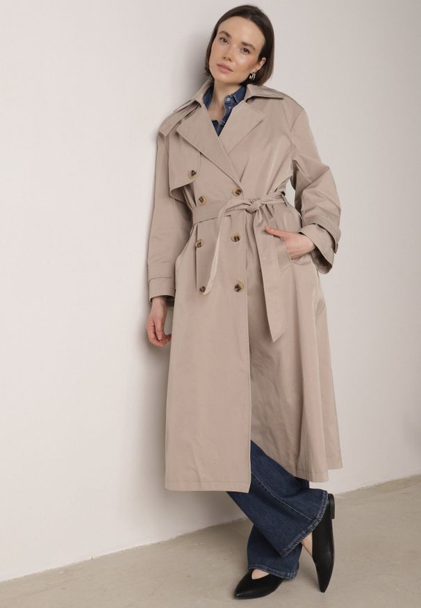 Born2be - Beżowy Bawełniano-Wiskozowy Płaszcz Trencz z Wiązanym Paskiem i Klapą Lissana. Okazja: na co dzień. Kolor: beżowy. Materiał: wiskoza, bawełna. Styl: casual, elegancki, klasyczny