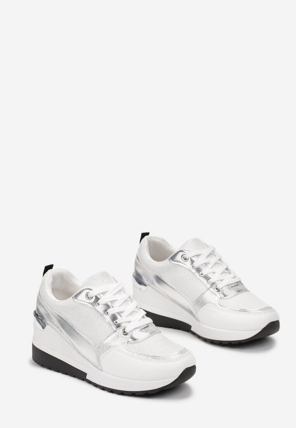Renee - Białe Sneakersy na Koturnie z Metaliczną Wstawką Elisabene. Nosek buta: okrągły. Zapięcie: sznurówki. Kolor: biały. Materiał: materiał. Sezon: lato, jesień, wiosna. Obcas: na koturnie. Wysokość obcasa: średni