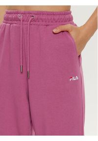 Fila Spodnie dresowe Buetzow FAW0701 Różowy Regular Fit. Kolor: różowy. Materiał: bawełna