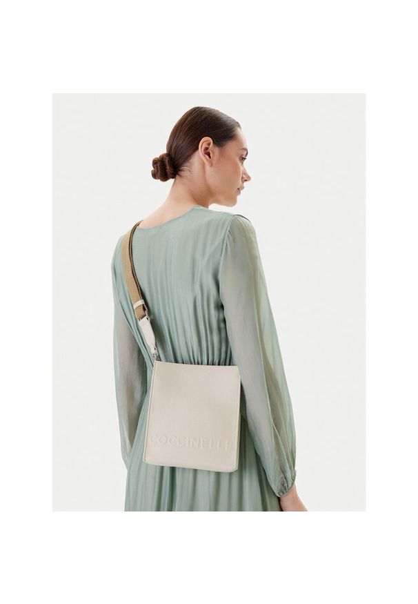 Torebka Coccinelle. Kolor: biały