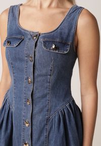 Born2be - Niebieska Jeansowa Sukienka z Bawełny o Rozkloszowanym Kroju z Guzikami Nikesilea. Typ kołnierza: dekolt gorset. Kolor: niebieski. Materiał: bawełna, jeans. Typ sukienki: rozkloszowane, gorsetowe. Styl: elegancki, klasyczny #4