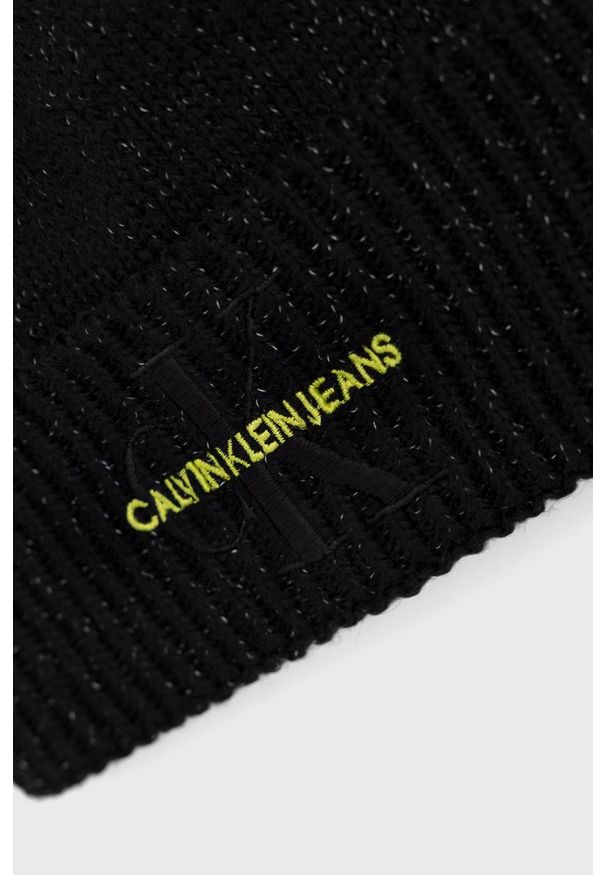 Calvin Klein Jeans Czapka z domieszką wełny kolor czarny z cienkiej dzianiny. Kolor: czarny. Materiał: dzianina, wełna