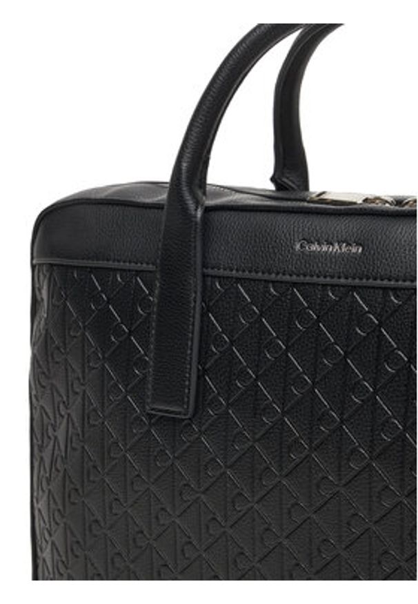 Calvin Klein Torba na laptopa Emblem Emboss Commuter LV04D3265G Czarny. Kolor: czarny. Materiał: skóra